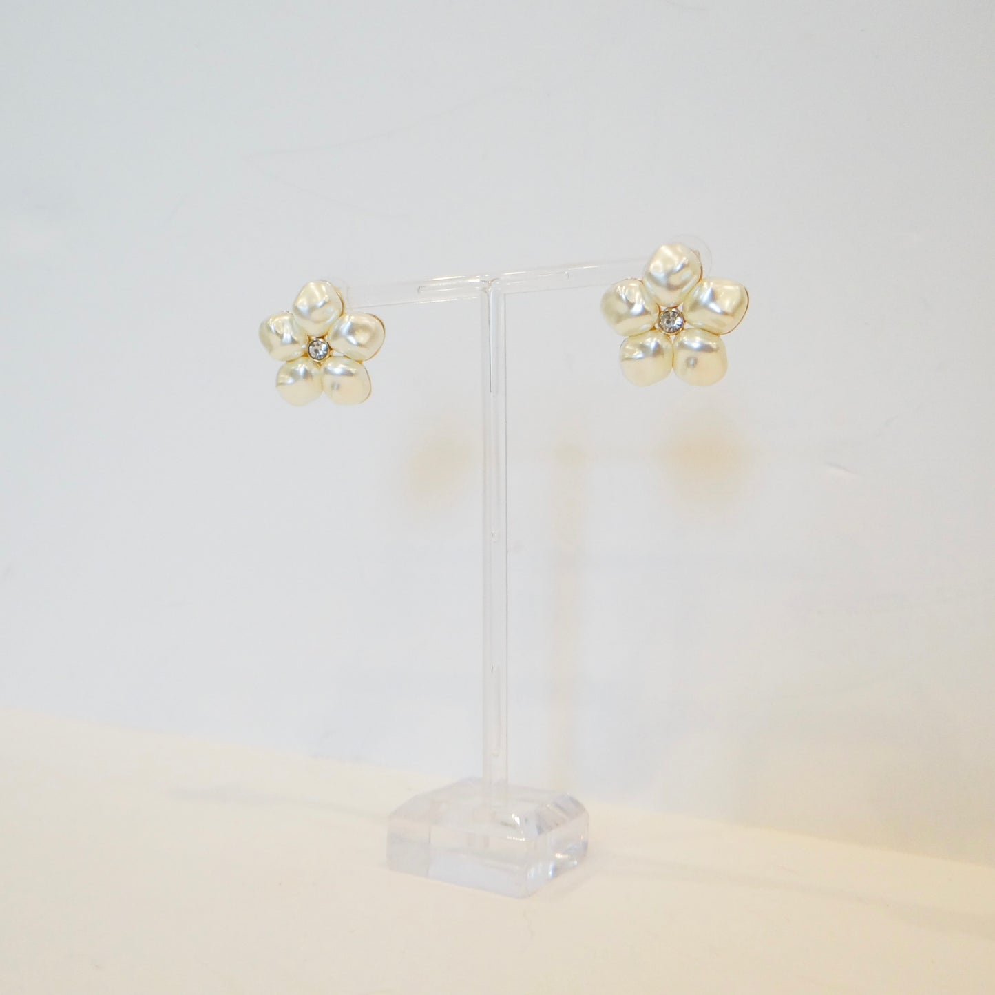 Pearl Rhinestone Flower Stud