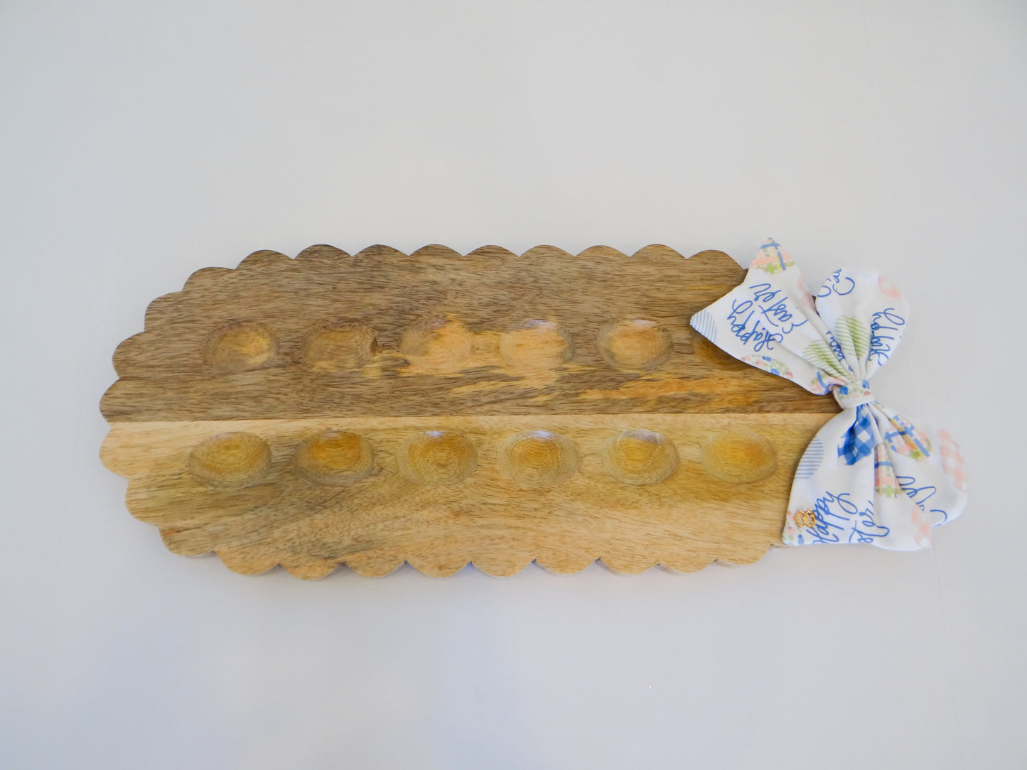 Scalloped Egg Tray