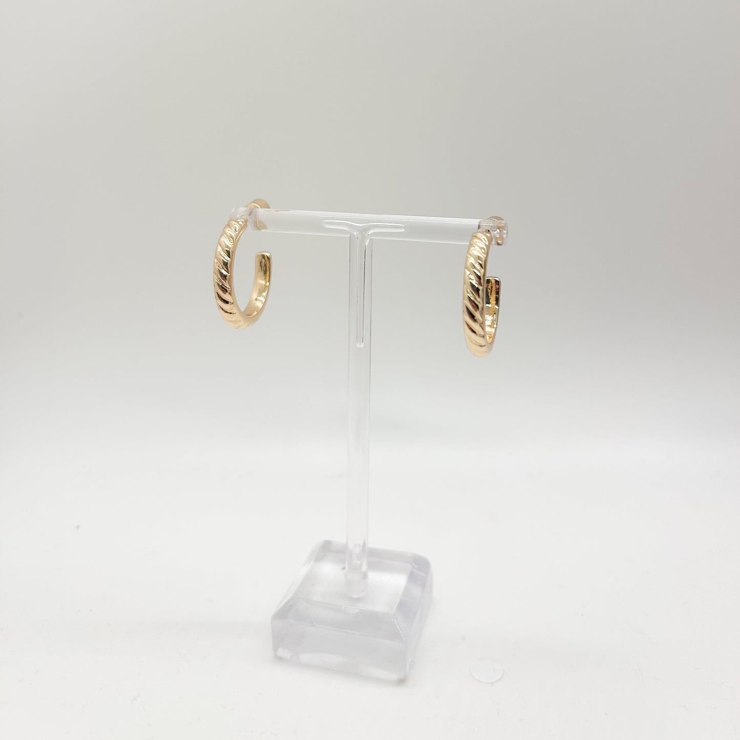 Ribbed gold hoops