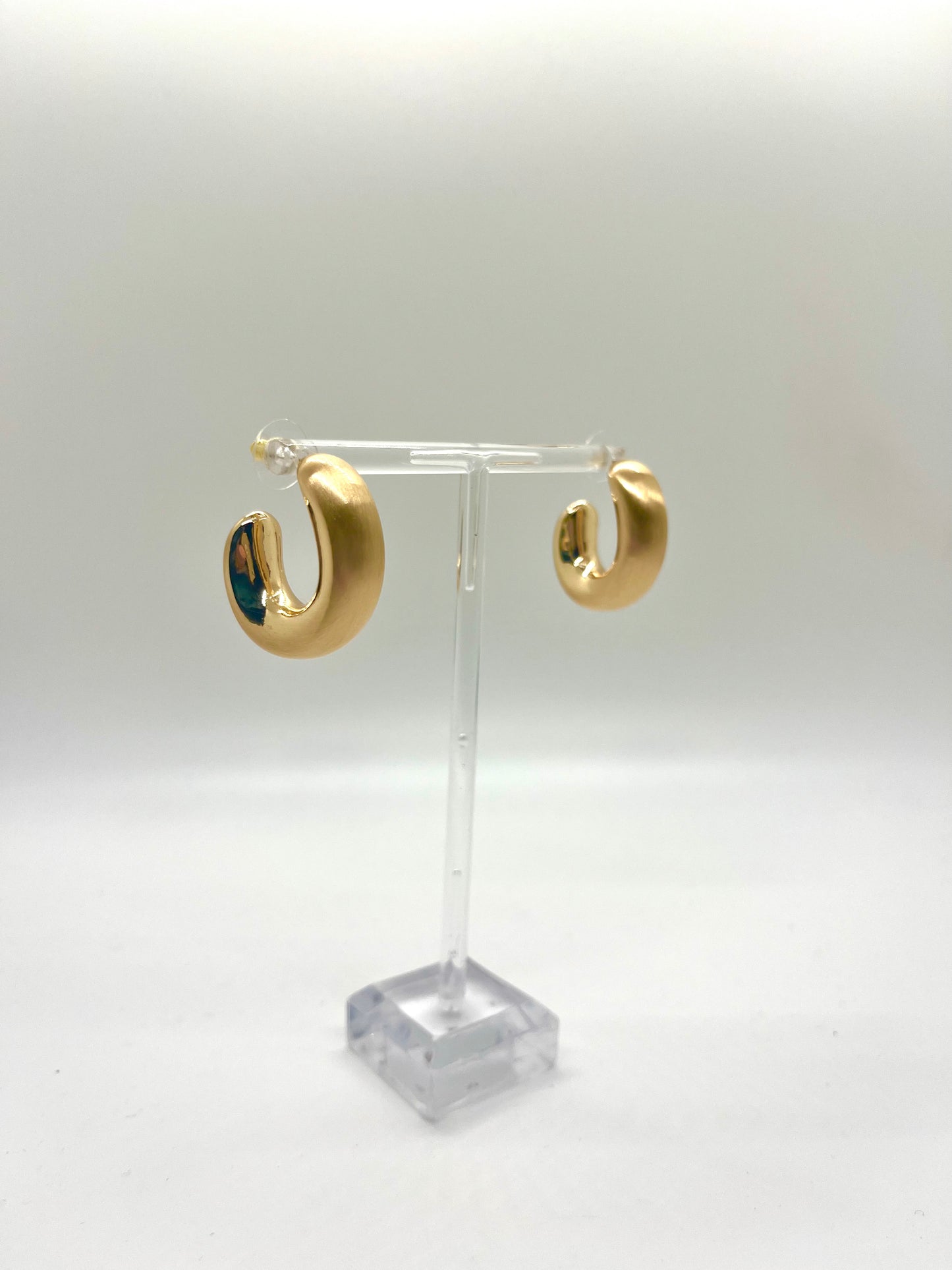 Oval Metallic Chunky Hoop