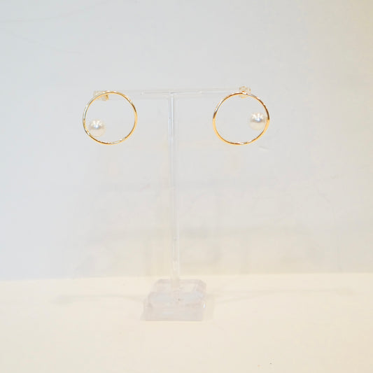 Circle Pearl Stud