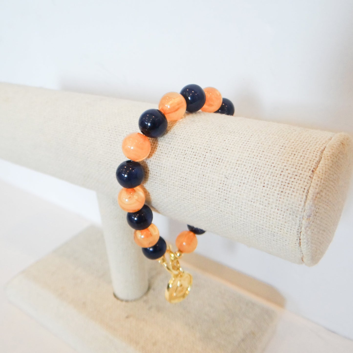 Auburn Beaded Pendant Bracelet