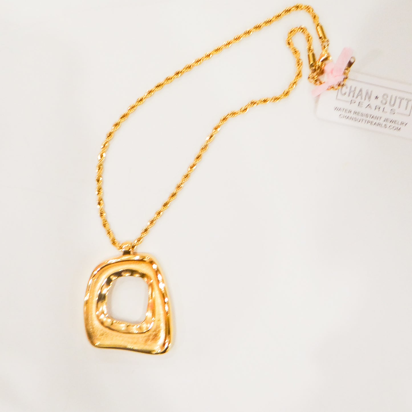 Chan Sutt Pearls - Geometric Bold Gold