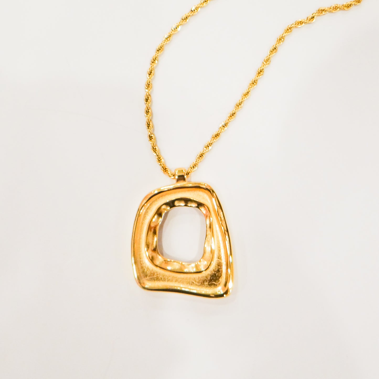 Chan Sutt Pearls - Geometric Bold Gold