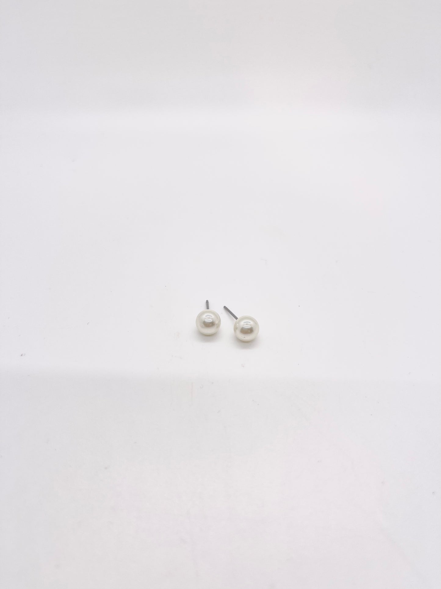 Earring of the Week 11/12 - Dainty Pearls