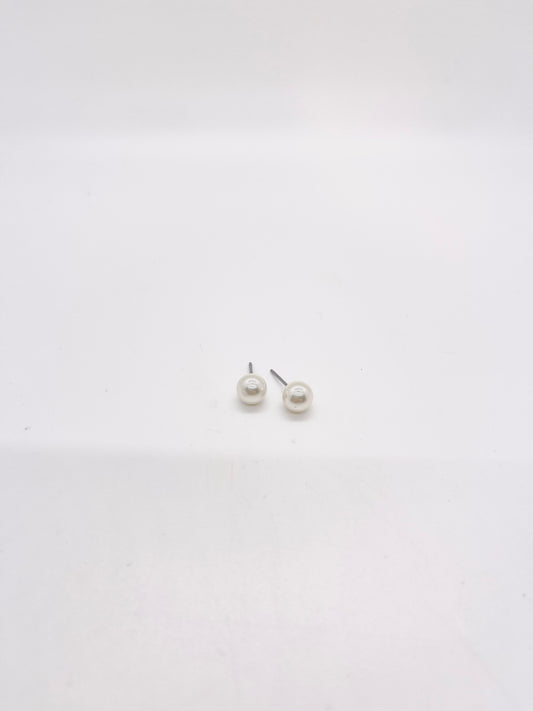 Earring of the Week 11/12 - Dainty Pearls