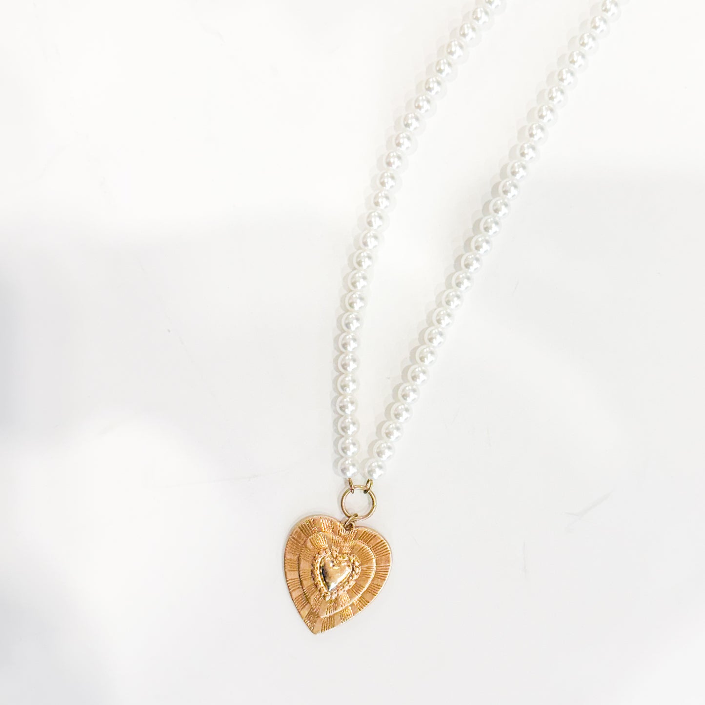 Pearly Heart Burst Necklace