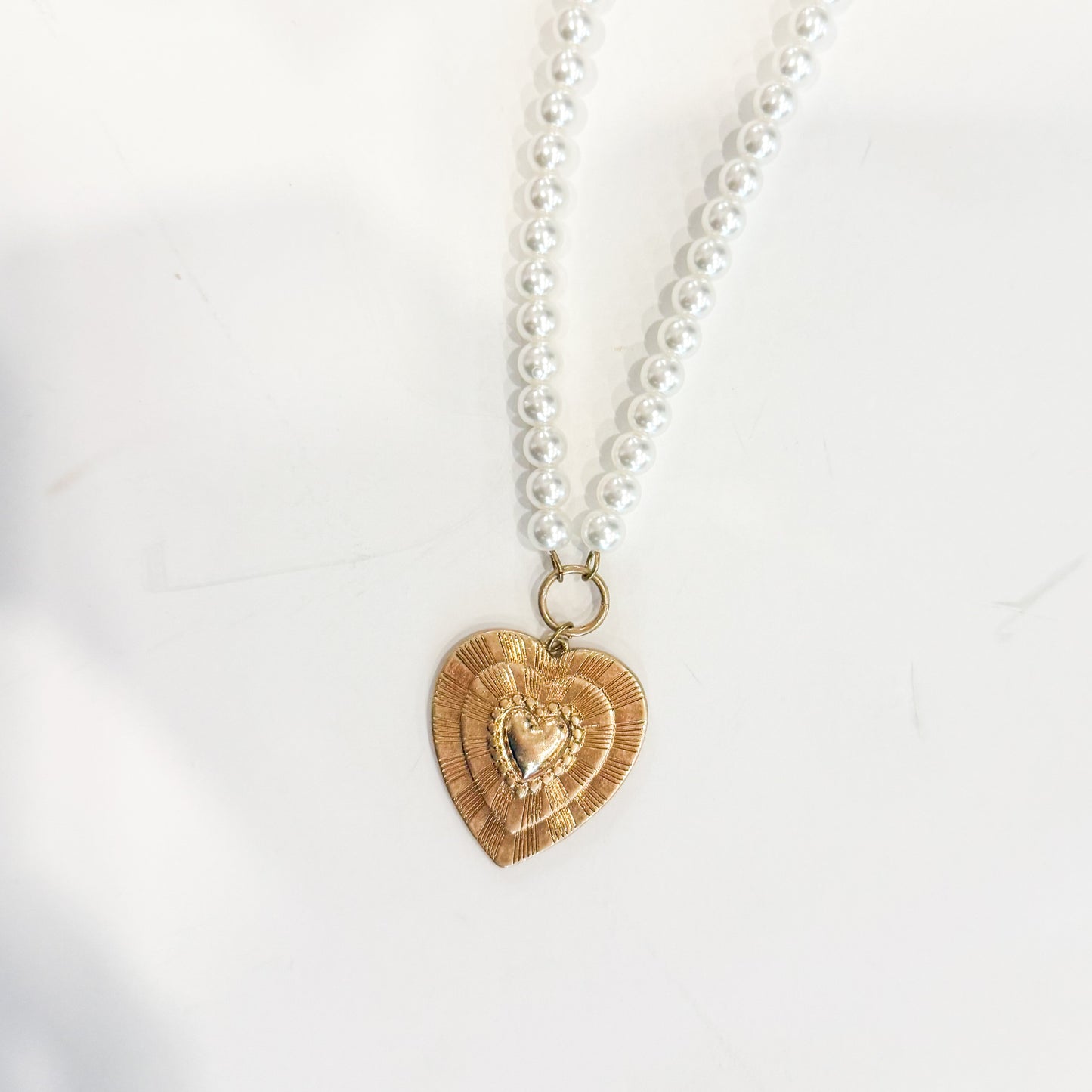 Pearly Heart Burst Necklace